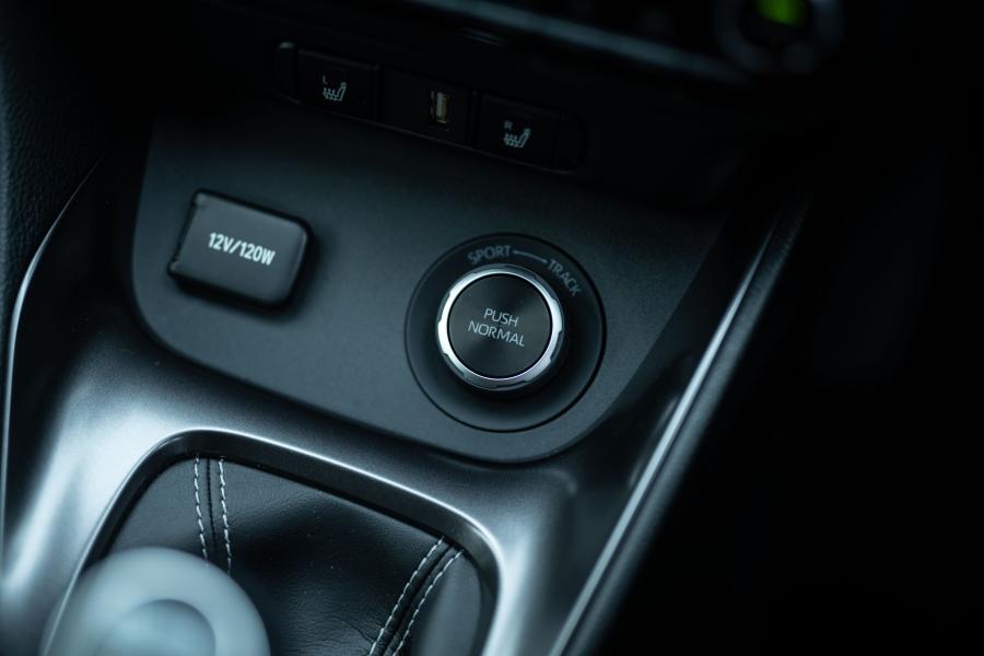 Детали интерьера Toyota GR Yaris RZ First Edition 2020 года  (JP) (фото 8 из 27)